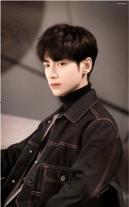 罗云熙吃瓜娱乐圈